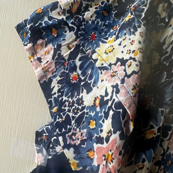 Women's Loft short sleeve multicolored flower print Top. Size XSP.. - Picture 8 of 13